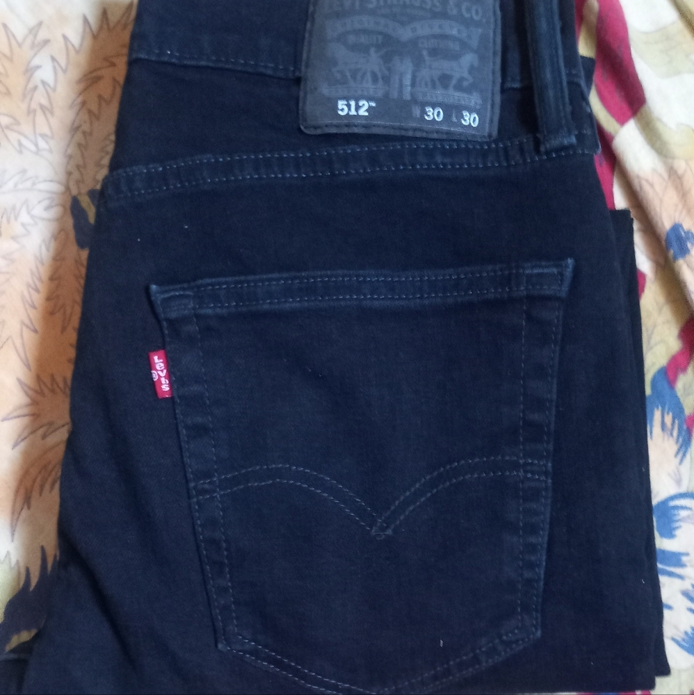 Levis - Picture 2 of 4
